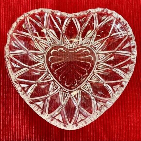 VTG Heart Shaped Dish Sawtooth Edge Early American Pressed Glass EAPG - Picture 1 of 5